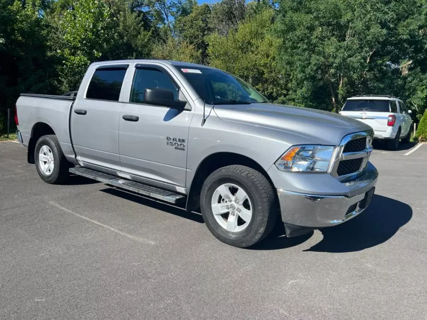 2022 Ram 1500 Classic SLT photo 1