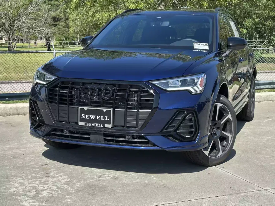 2025 Audi Q3 45 TFSI S line Premium photo 1
