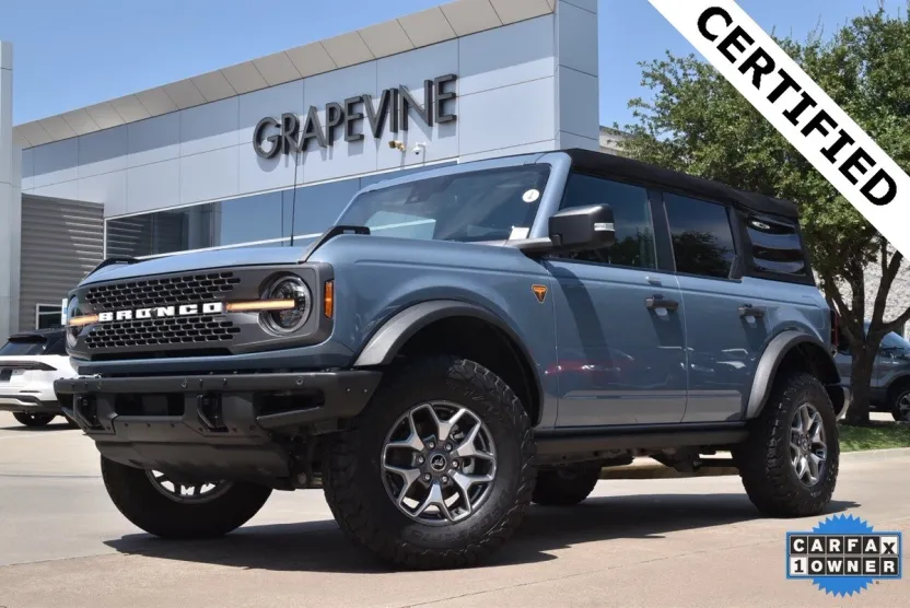 2023 Ford Bronco Badlands photo 1