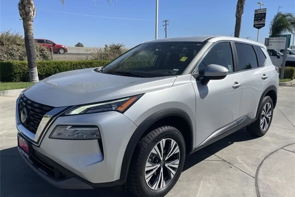2023 Nissan Rogue SV photo 1