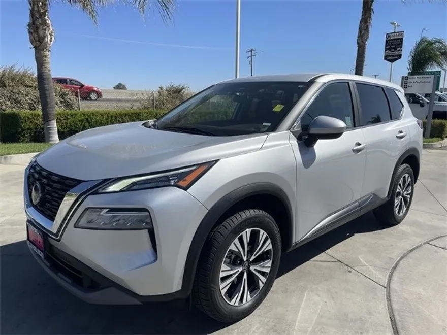 2023 Nissan Rogue SV photo 1