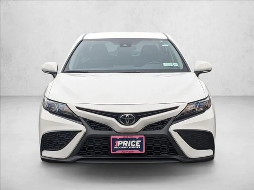 2024 Toyota Camry SE photo 1