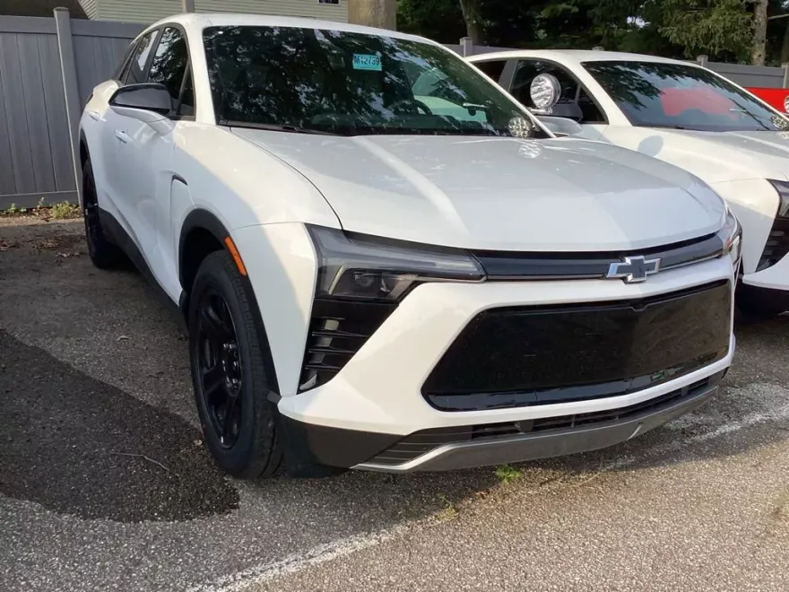 2025 Chevrolet Blazer EV photo 1
