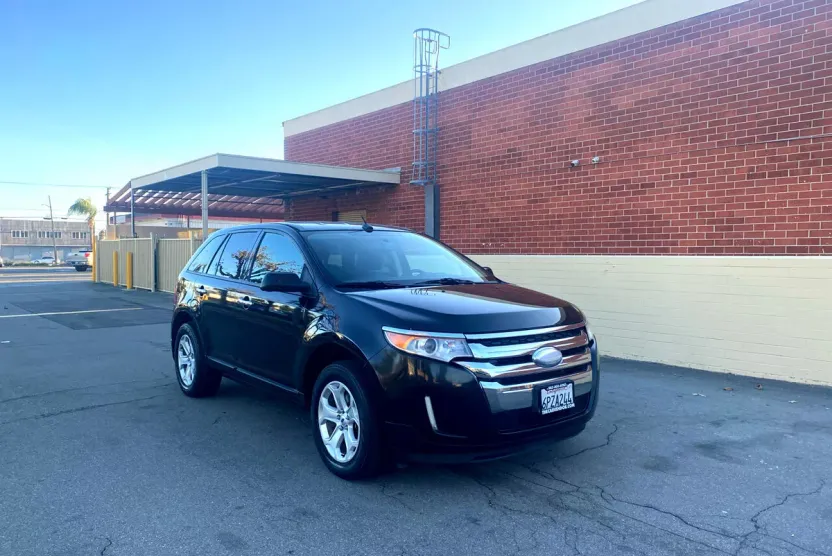 2011 Ford Edge SEL photo 1