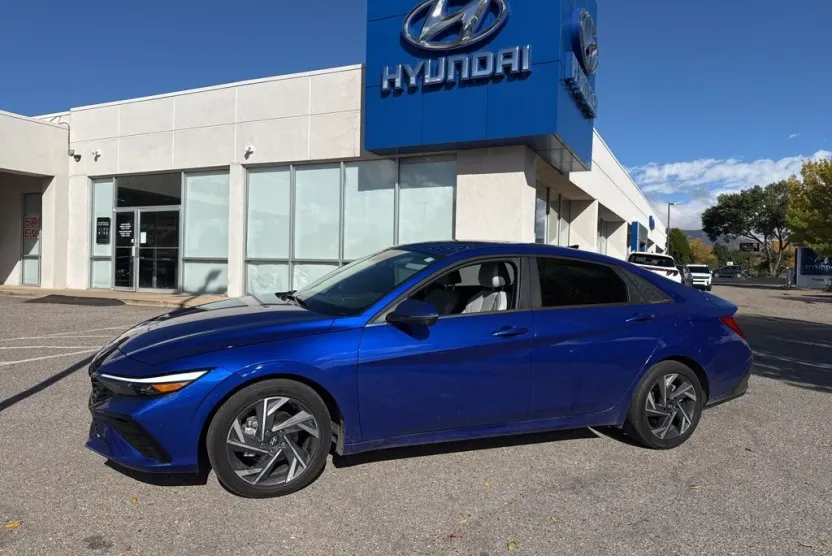 2024 Hyundai Elantra Limited photo 1