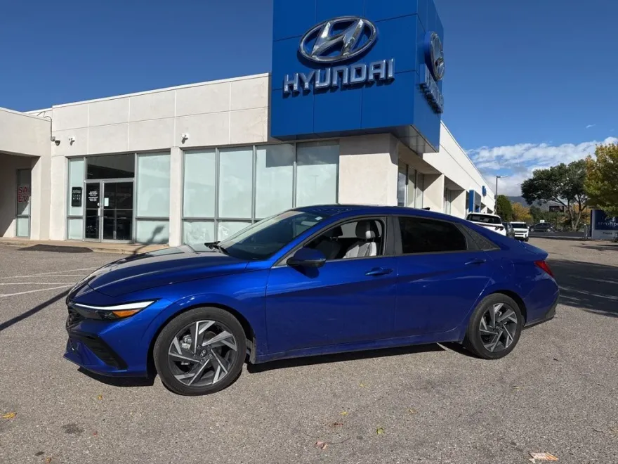 2024 Hyundai Elantra Limited photo 1