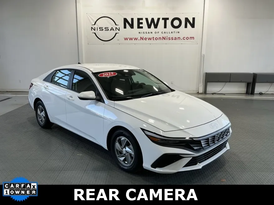 2025 Hyundai Elantra SE photo 1