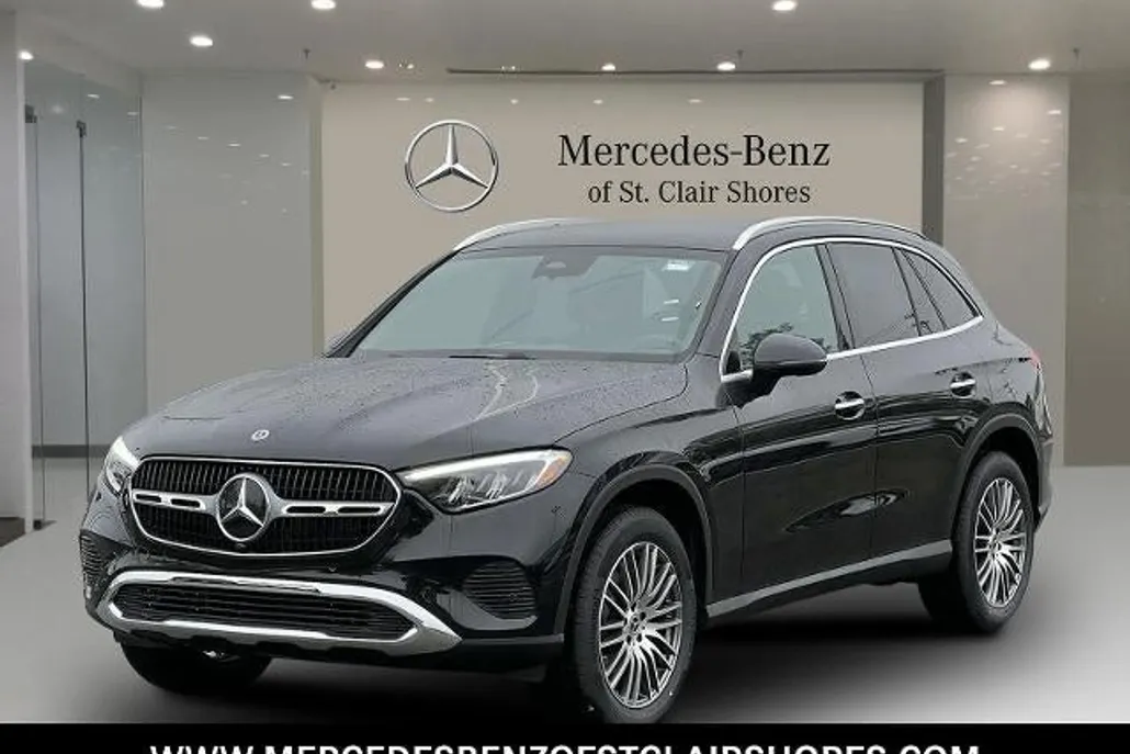 2025 Mercedes Benz GLC 300 4MATIC photo 1