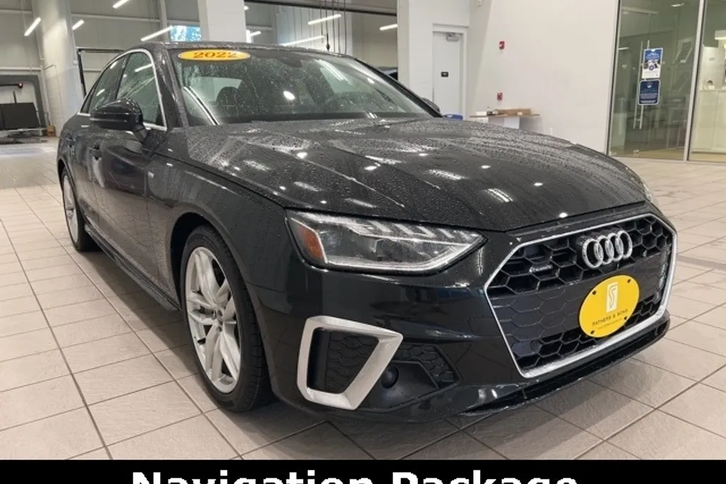 2022 Audi A4 45 S line Premium Plus Quattro photo 1