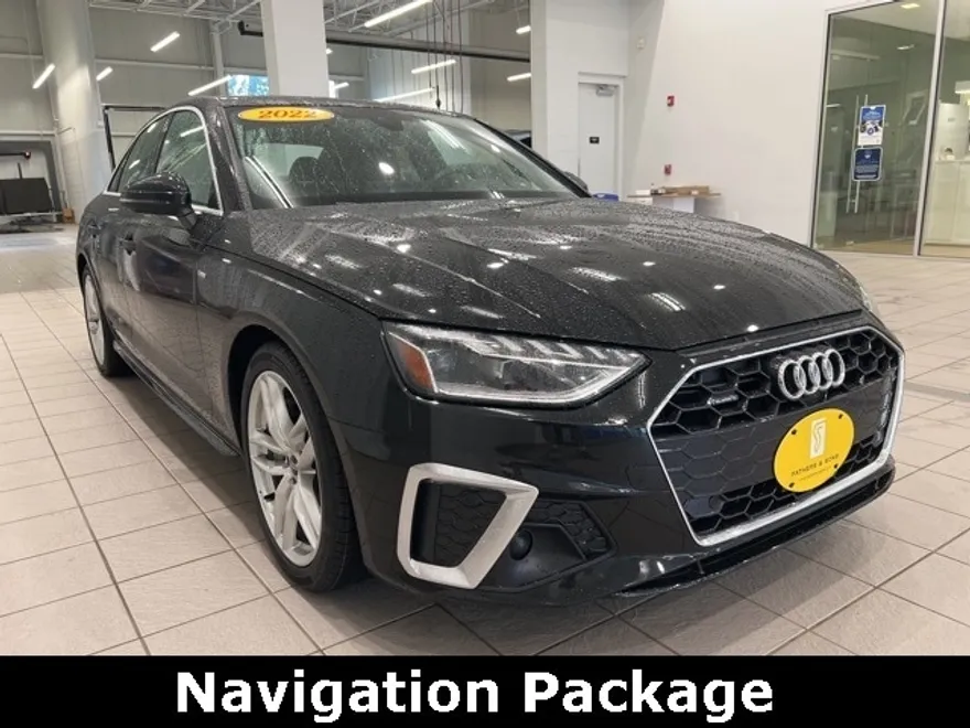 2022 Audi A4 45 S line Premium Plus Quattro photo 1