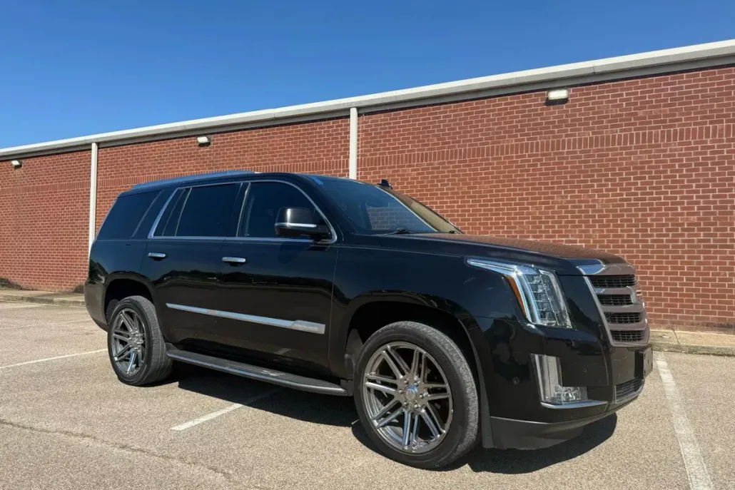 2018 Cadillac Escalade Luxury Sport photo 1