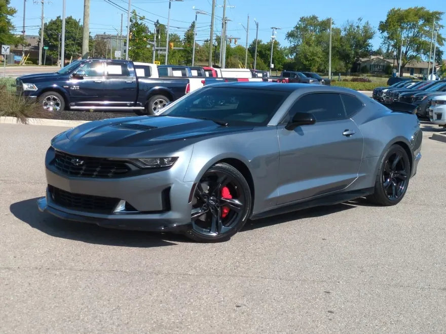 2021 Chevrolet Camaro LT1 photo 1