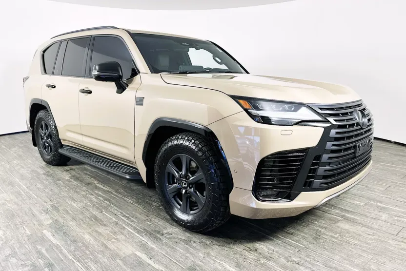 2025 Lexus LX photo 1