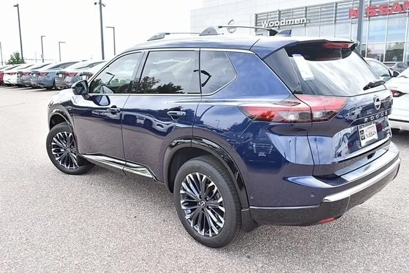 2026 Nissan Rogue Platinum photo 1