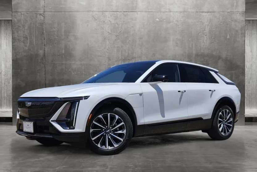 2024 Cadillac Lyriq Sport photo 1