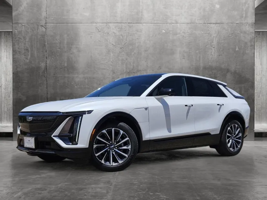 2024 Cadillac Lyriq Sport photo 1