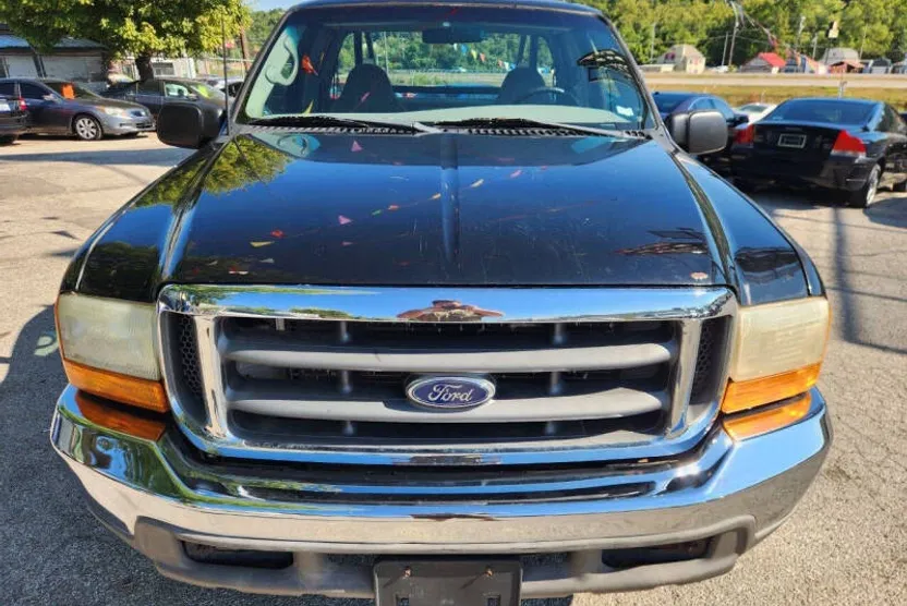 1999 Ford F-250 XLT photo 1