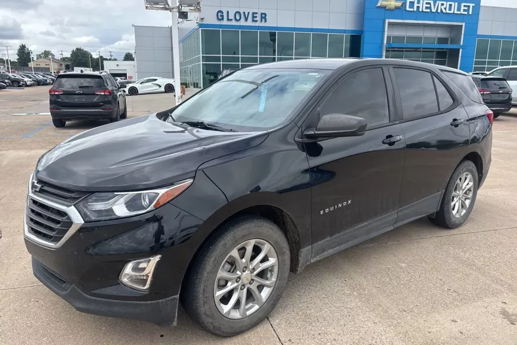 2021 Chevrolet Equinox LS photo 1