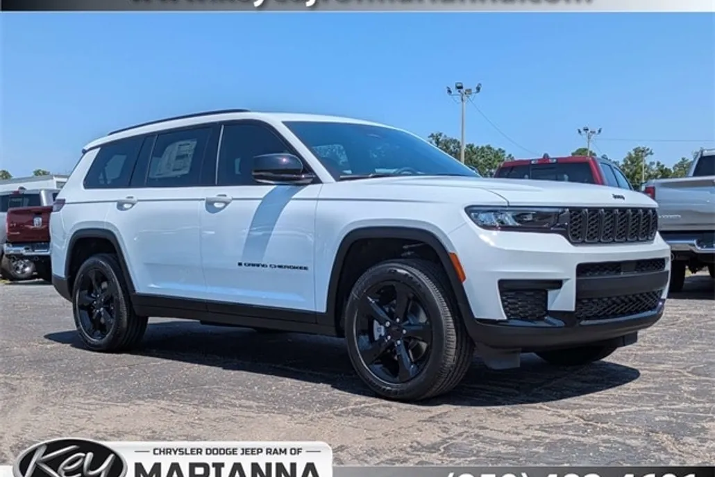 2025 Jeep Grand Cherokee Altitude photo 1