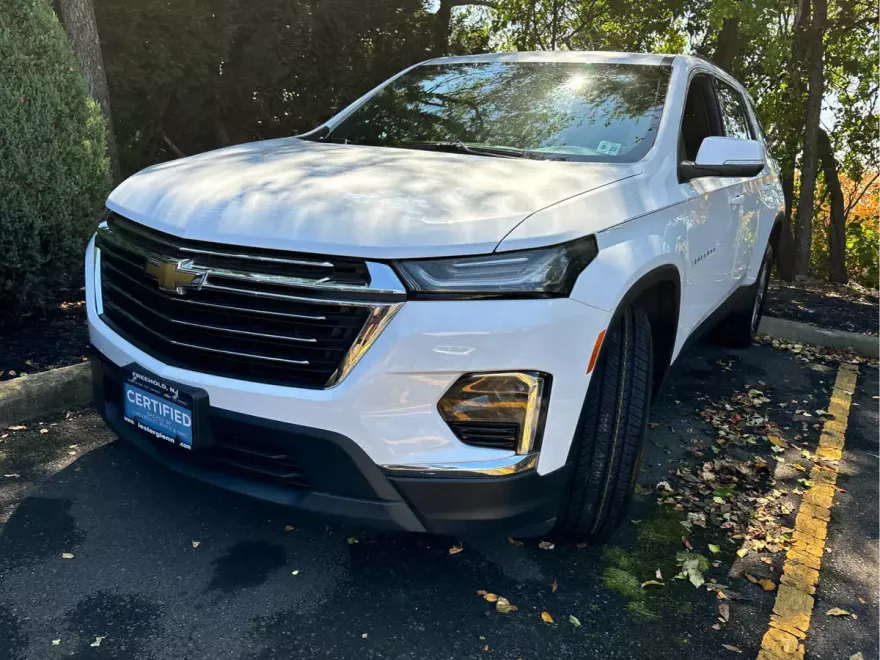 2023 Chevrolet Traverse Leather photo 1