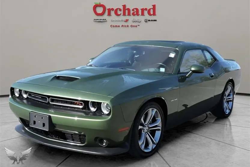 2022 Dodge Challenger R/T photo 1