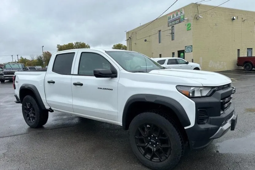 2023 Chevrolet Colorado Trail Boss photo 1