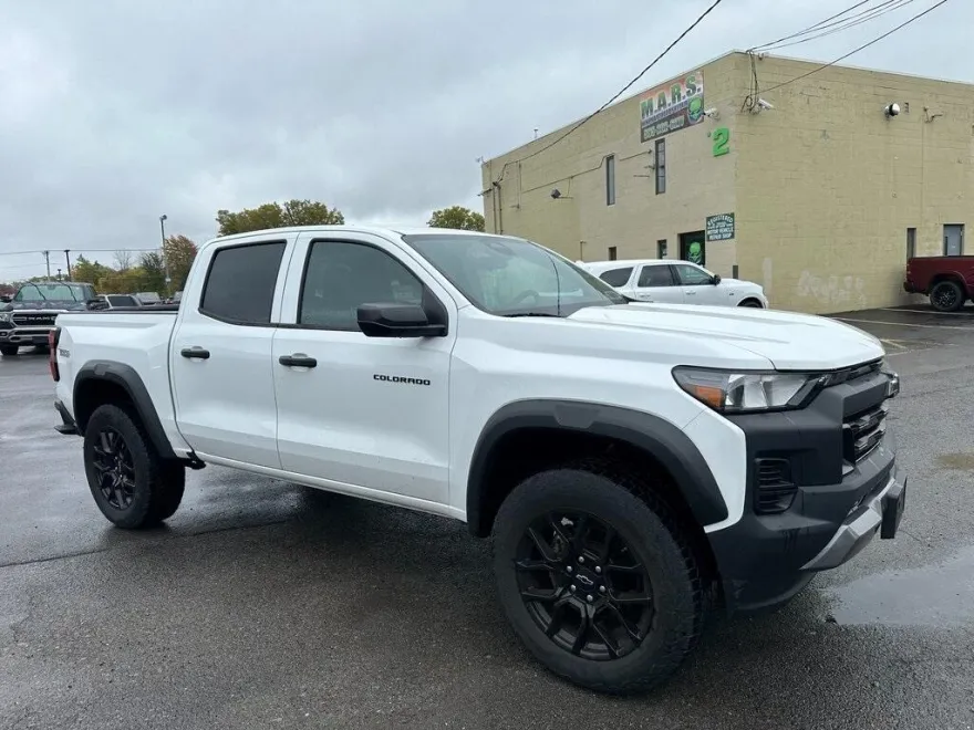 2023 Chevrolet Colorado Trail Boss photo 1