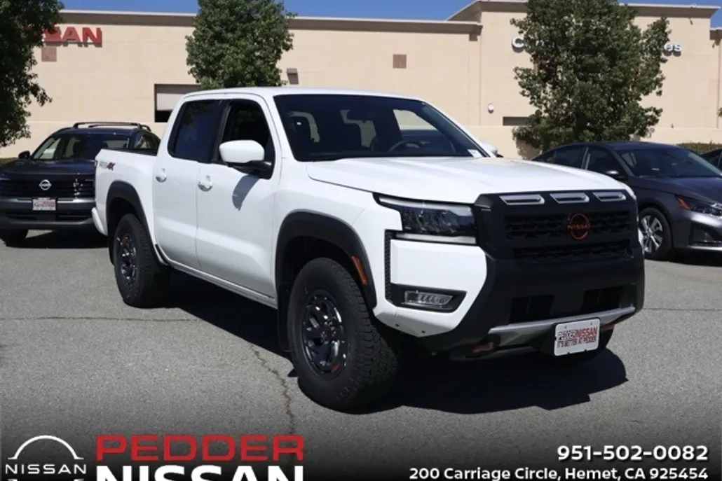 2026 Nissan Frontier Crew Cab PRO-4X photo 1