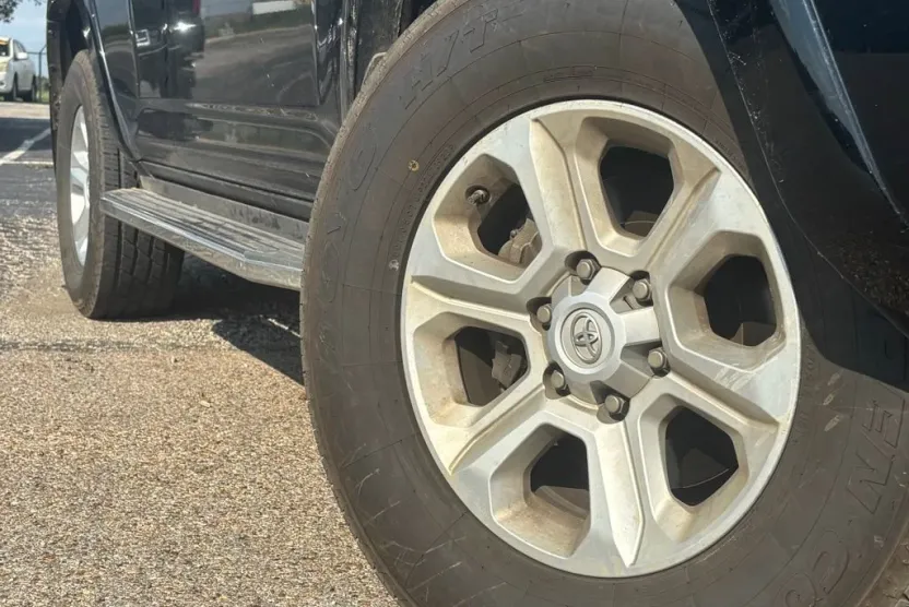 2018 Toyota 4Runner SR5 photo 1