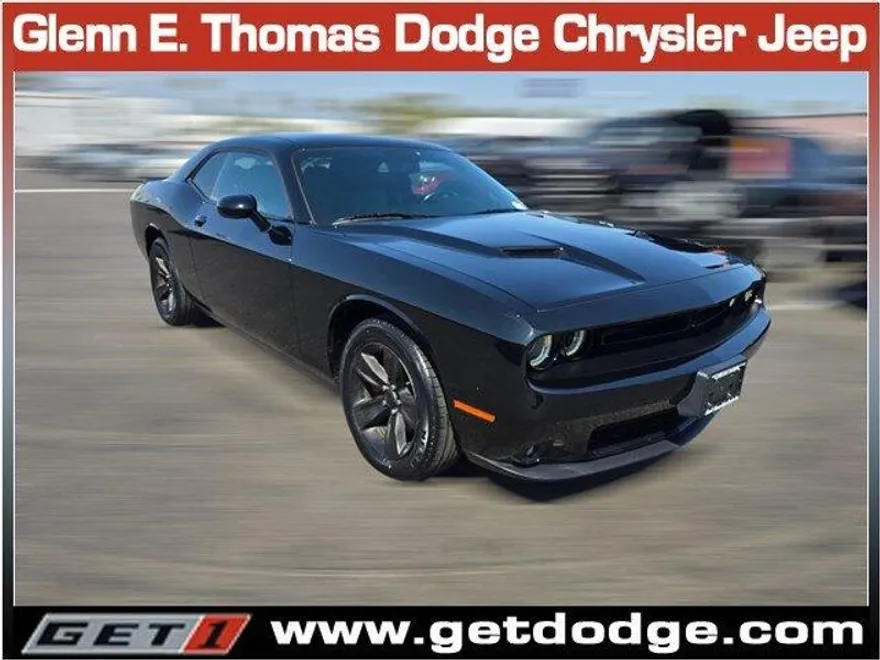2019 Dodge Challenger SXT photo 1