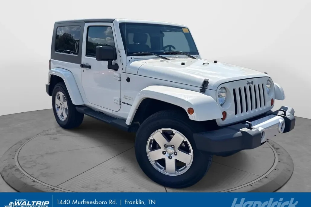 2010 Jeep Wrangler Sahara photo 1