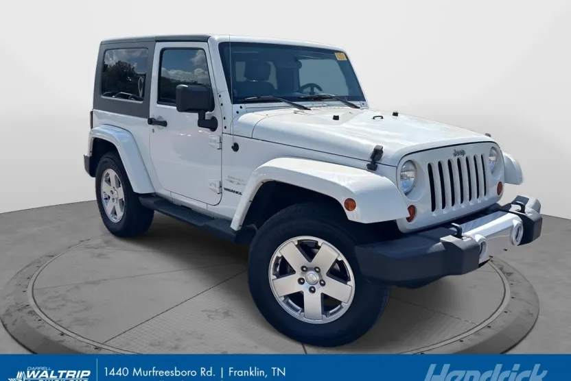 2010 Jeep Wrangler Sahara photo 1