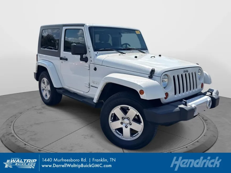 2010 Jeep Wrangler Sahara photo 1