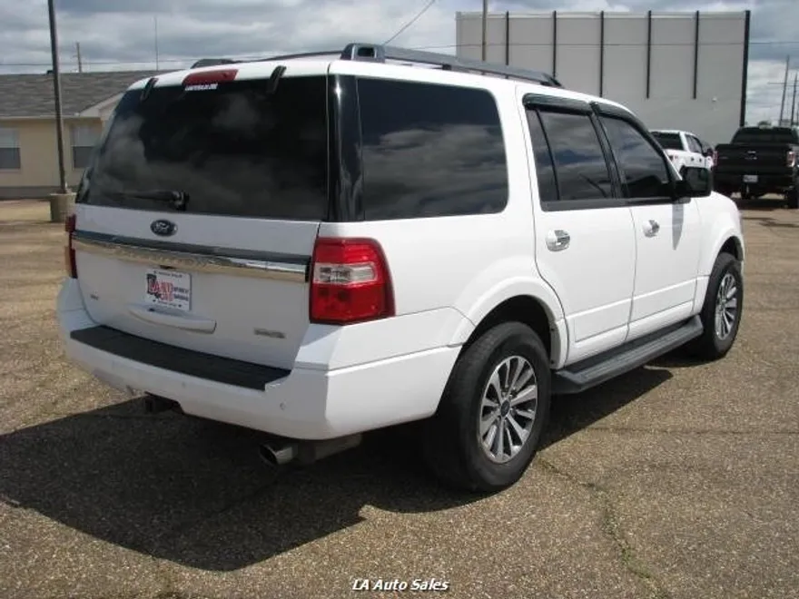 2017 Ford Expedition XLT photo 2