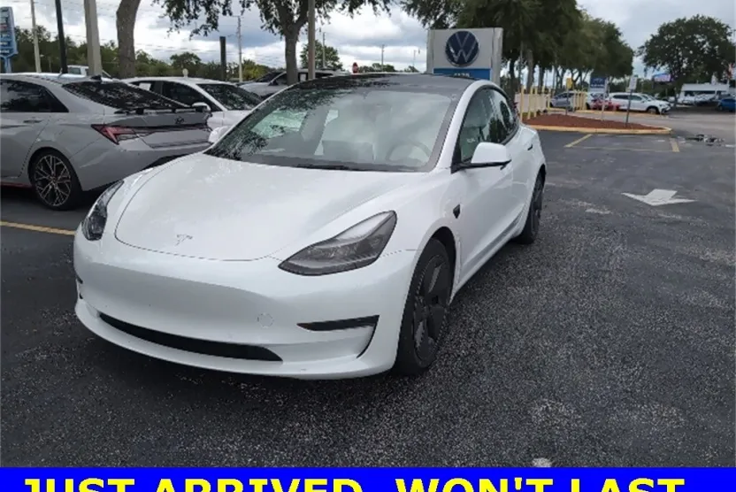 2022 Tesla Model 3 photo 1