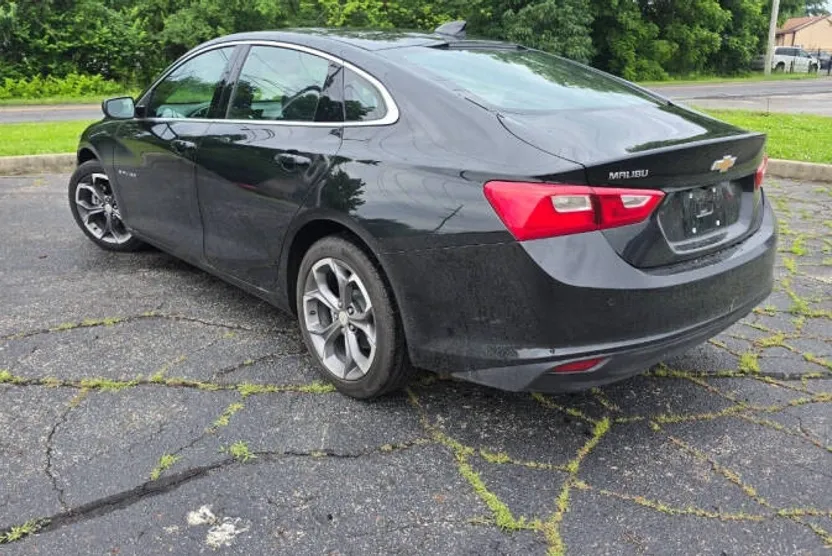 2024 Chevrolet Malibu 1LT photo 1
