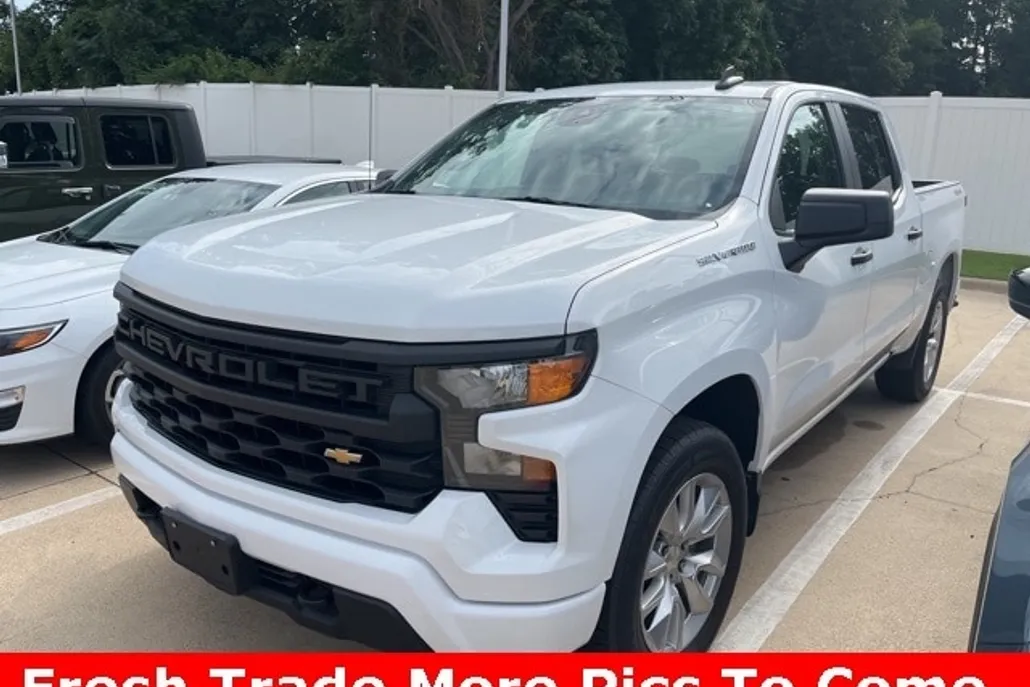 2023 Chevrolet Silverado 1500 Custom photo 1