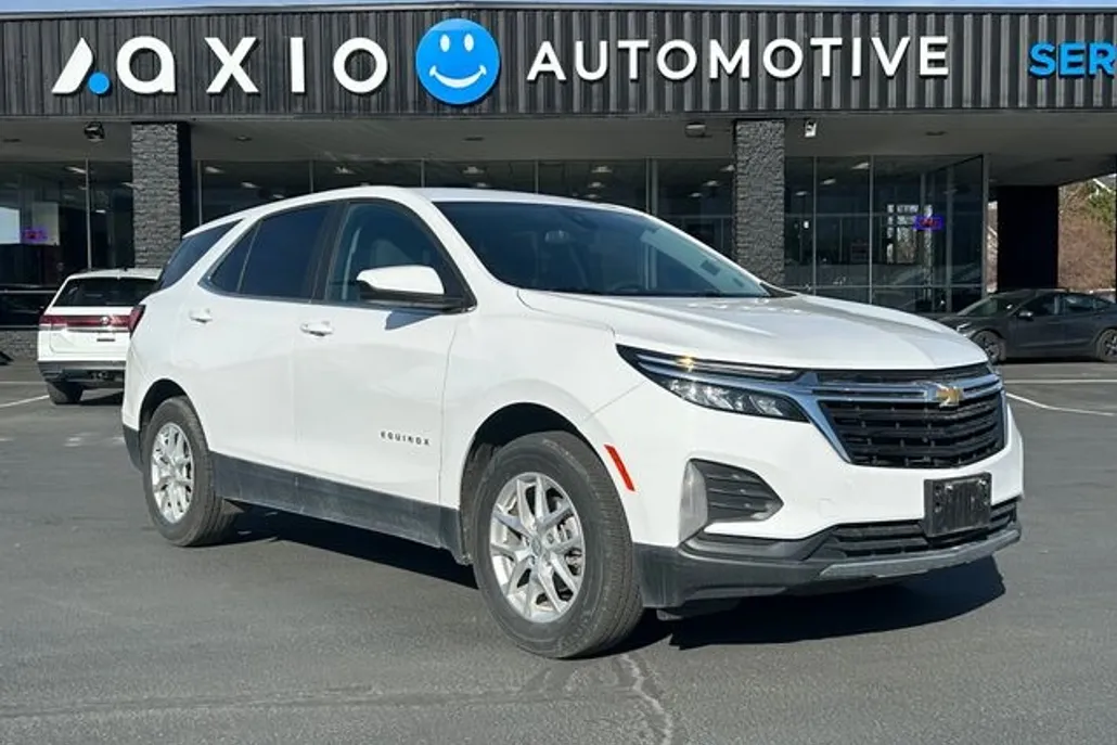 2023 Chevrolet Equinox LT photo 1