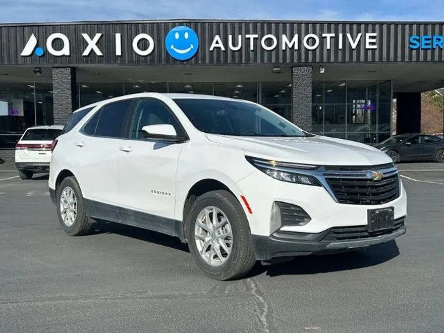2023 Chevrolet Equinox LT photo 1