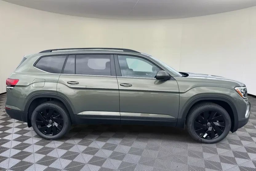 2026 Volkswagen Atlas SE Technology photo 1