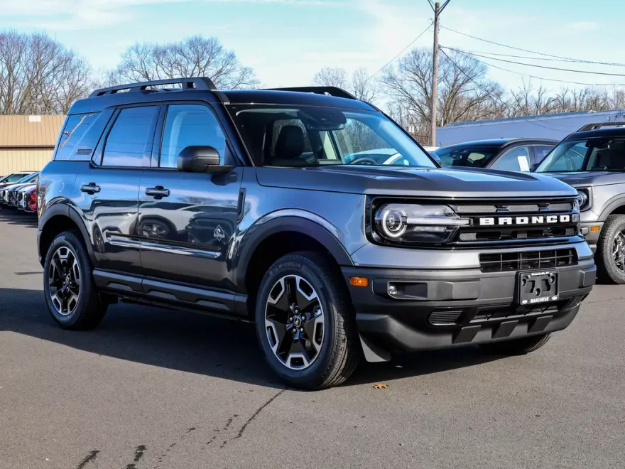 2024 Ford Bronco Sport Outer Banks photo 1