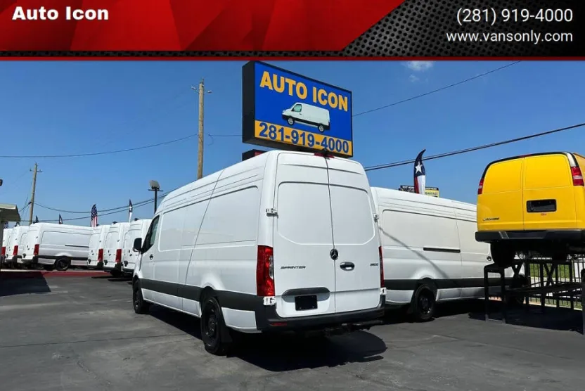 2025 Mercedes Benz Sprinter 2500 photo 1