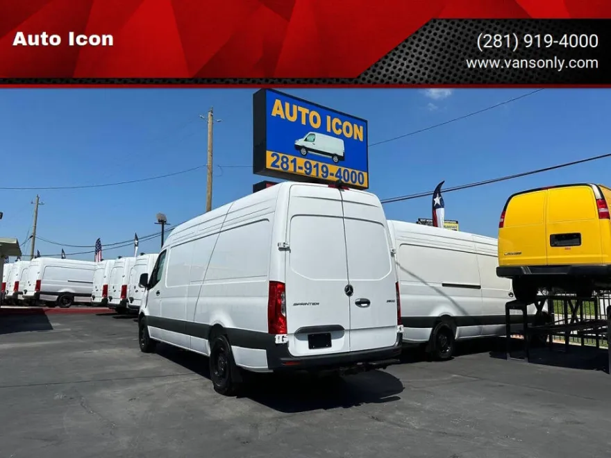 2025 Mercedes Benz Sprinter 2500 photo 1