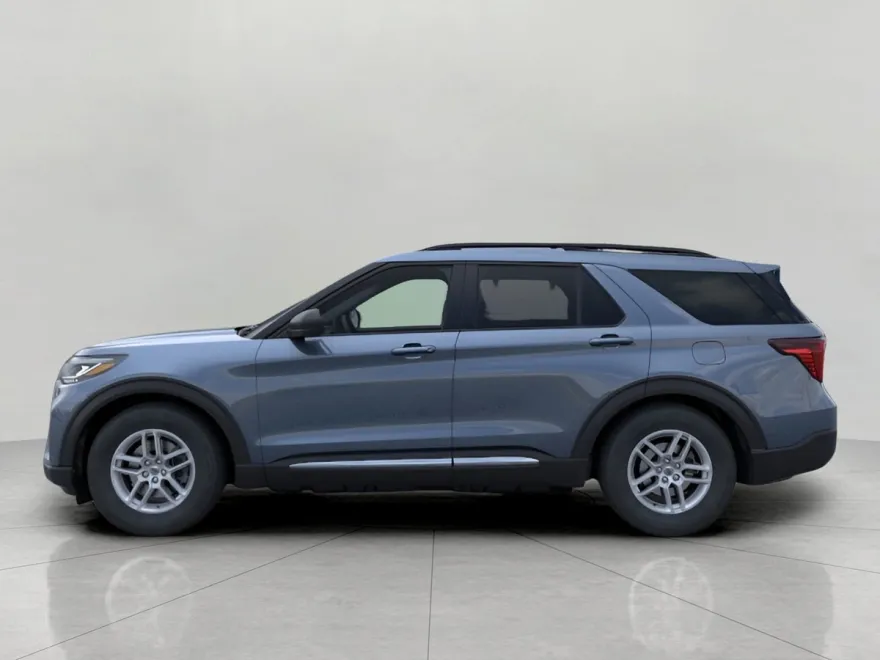 2025 Ford Explorer photo 1