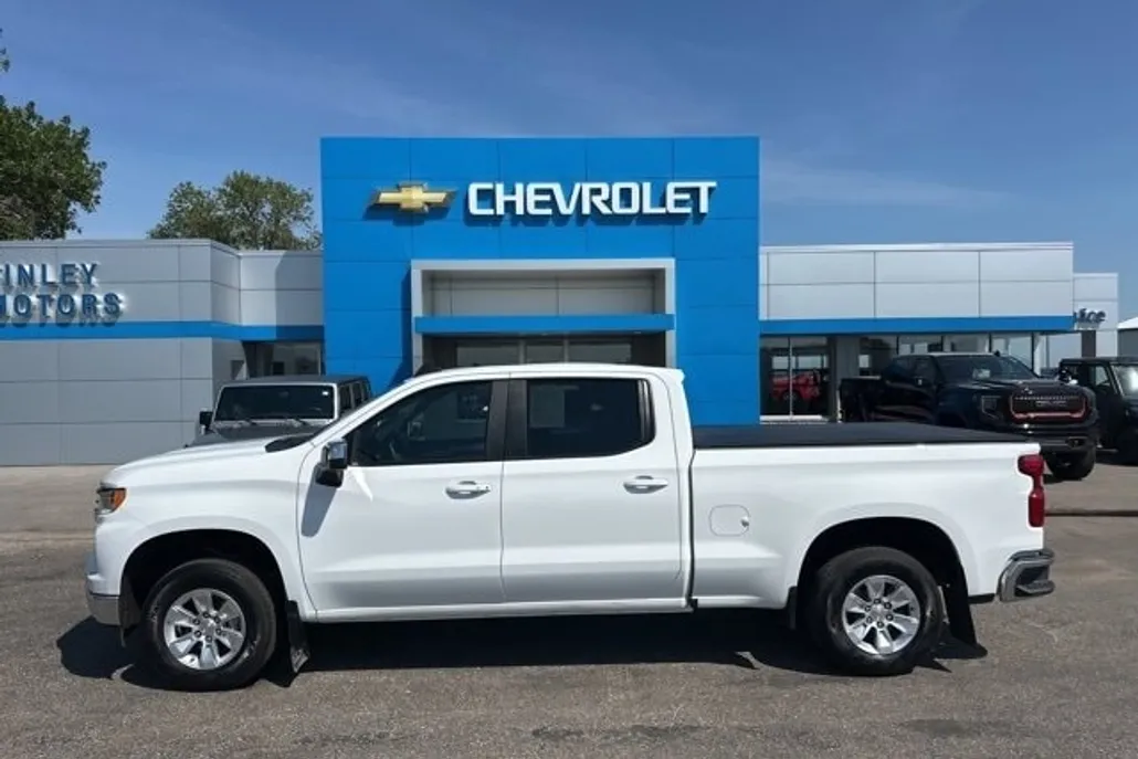 2023 Chevrolet Silverado 1500 LT photo 1
