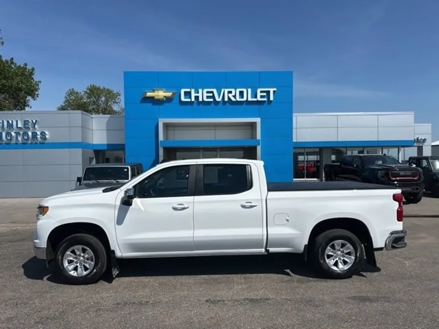 2023 Chevrolet Silverado 1500 LT photo 1