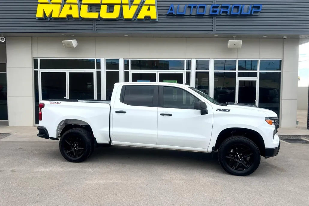 2024 Chevrolet Silverado 1500 Custom Trail Boss photo 1