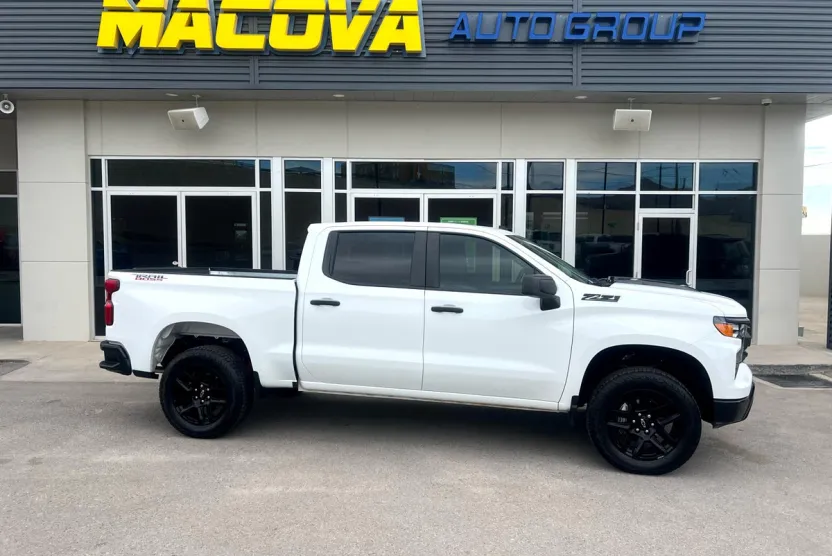 2024 Chevrolet Silverado 1500 Custom Trail Boss photo 1