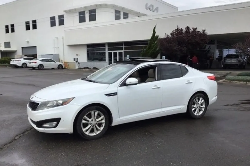 2012 Kia Optima EX photo 1