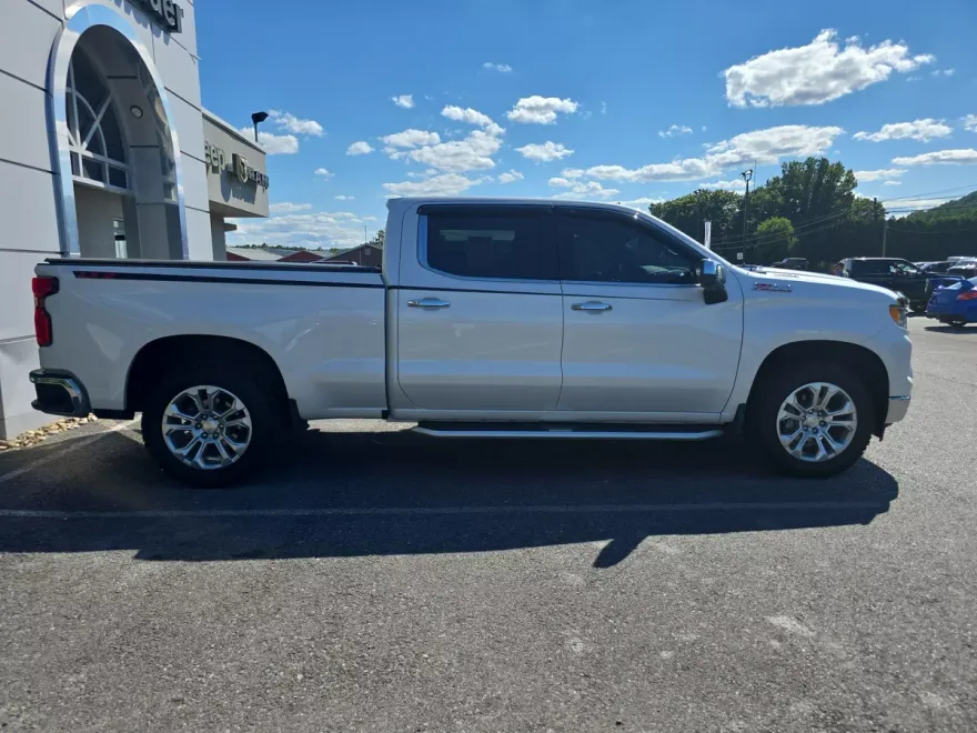 2023 Chevrolet Silverado 1500 LTZ photo 1